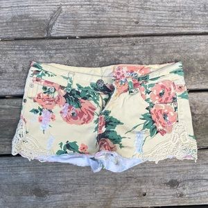 Floral Jean shorts!